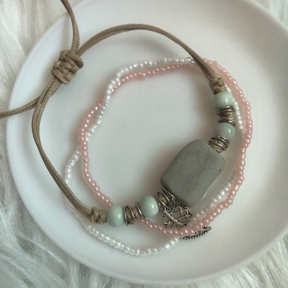 Lovely pink/white/nude tones three piece bracelets - Picture 5 of 5